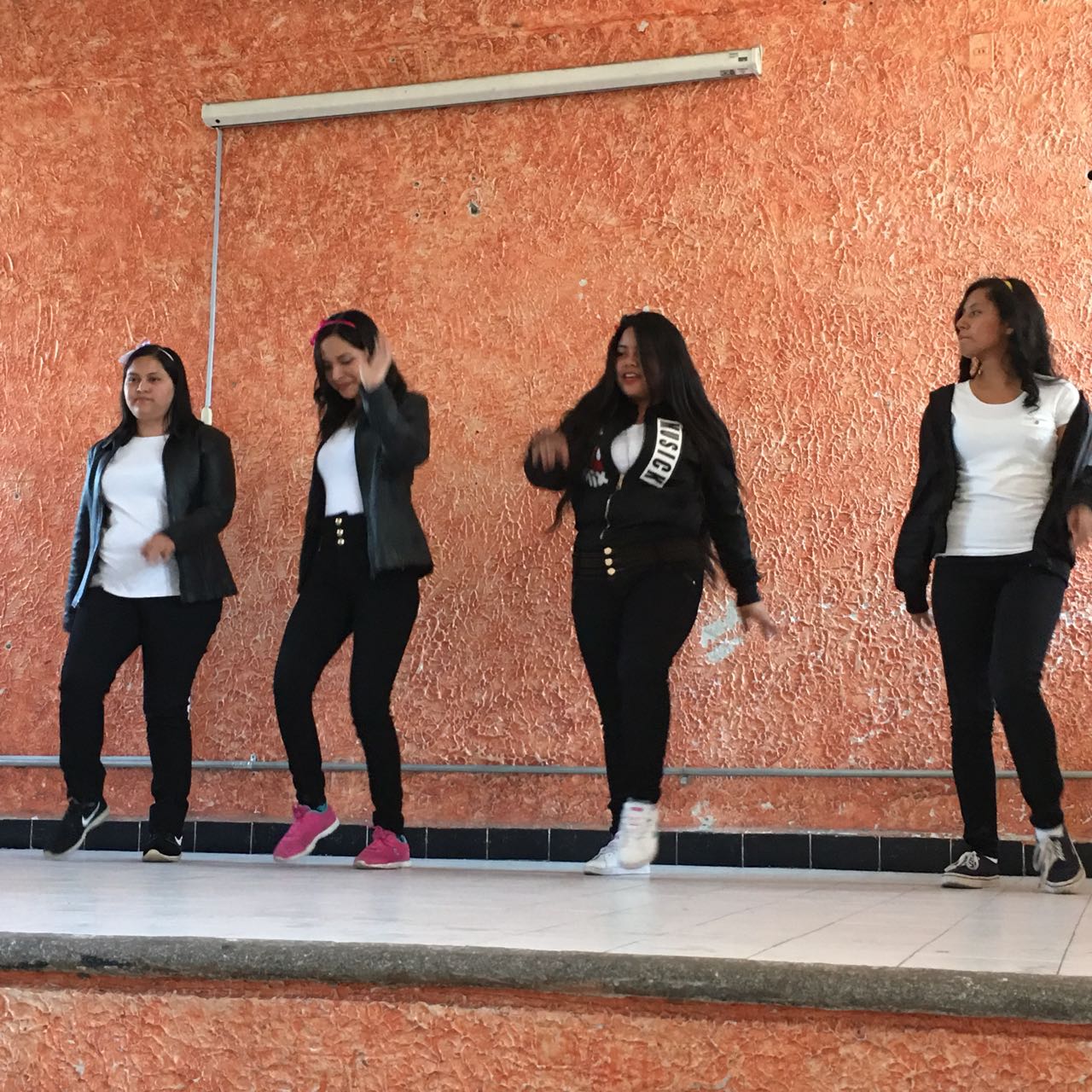Actividades con Alumnos en Clase de Educación Artística. – Preparatoria ...